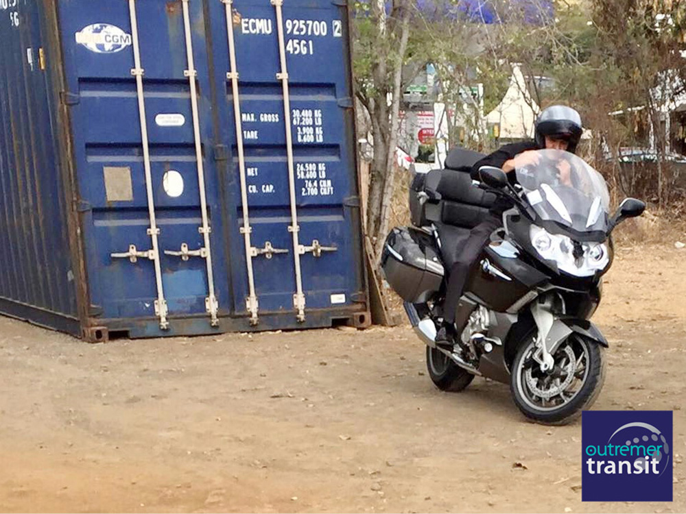 Transitaire moto reunion arrivee BMW en container