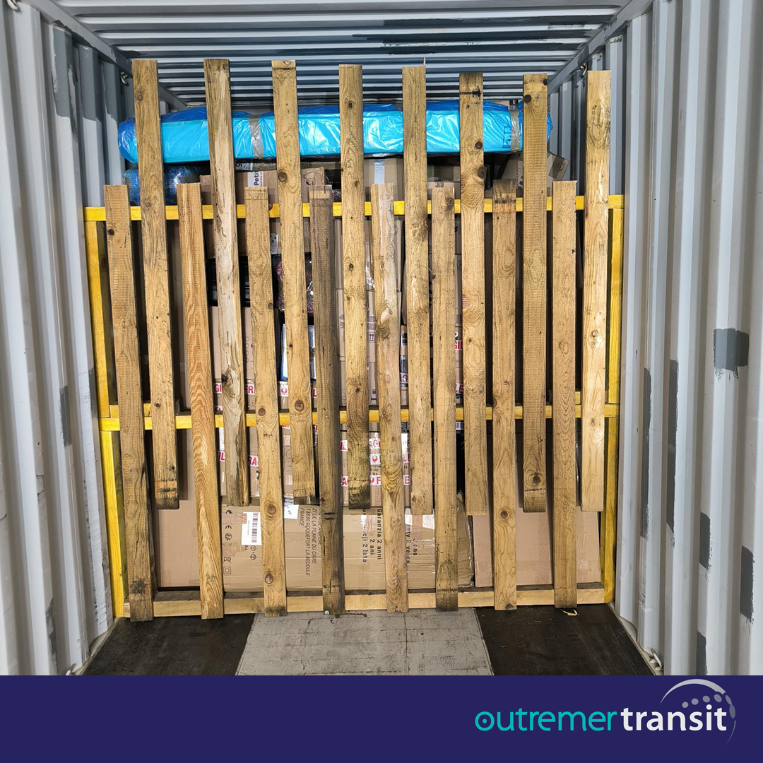 Groupage 93 Reunion 12 m3 2 voitures 1 moto 001 sur 004