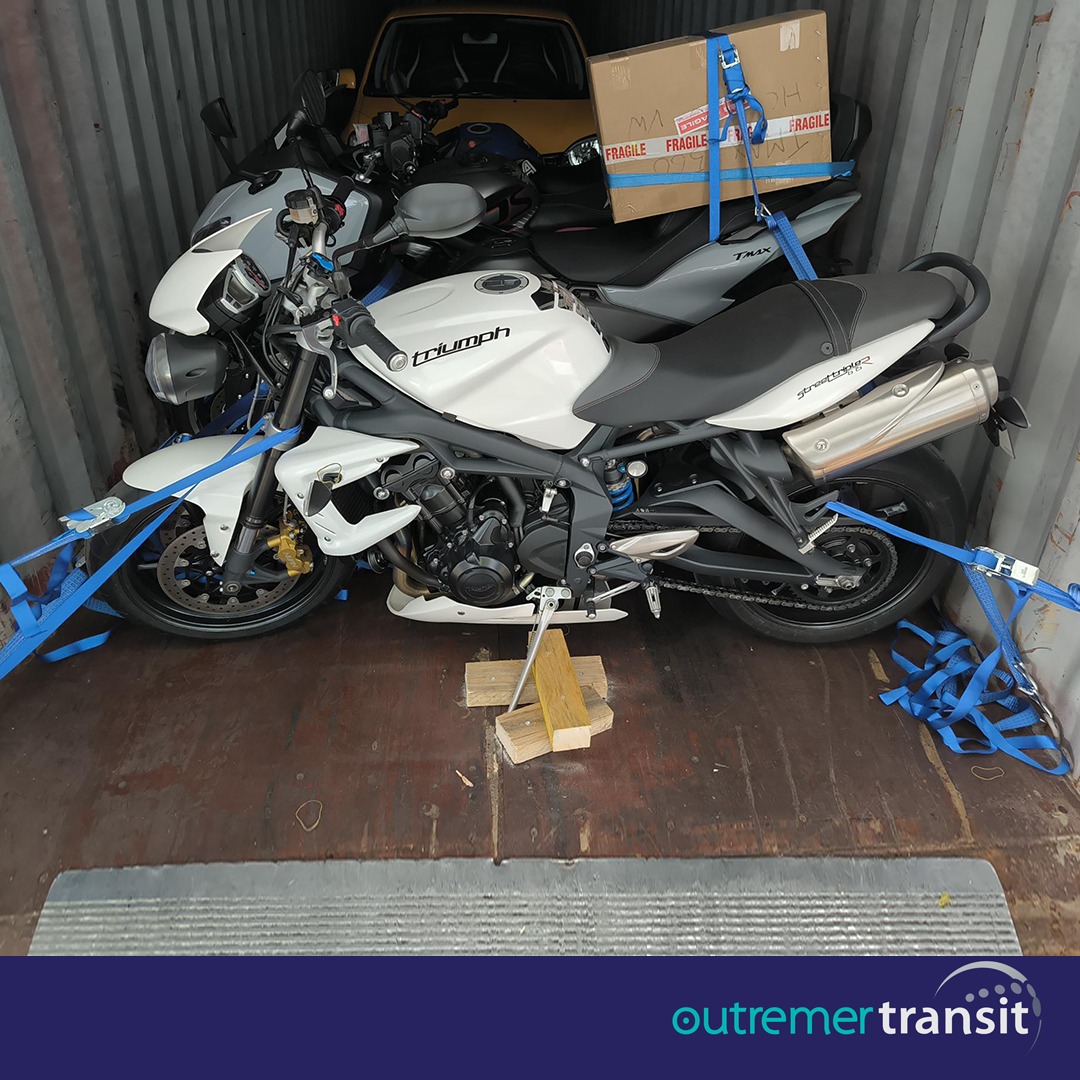 Transport de 3 motos en groupage Paris - La Réunion 3 sur 3 avec Outremer Transit