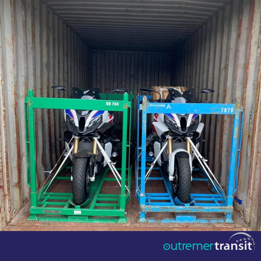 Transport de moto en conteneur avec calage avec Outremer Transit