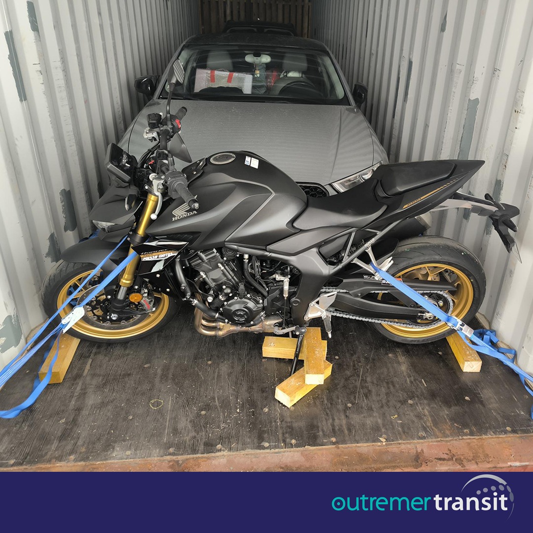 Transport de moto en groupage Paris - La Réunion avec Outremer Transit