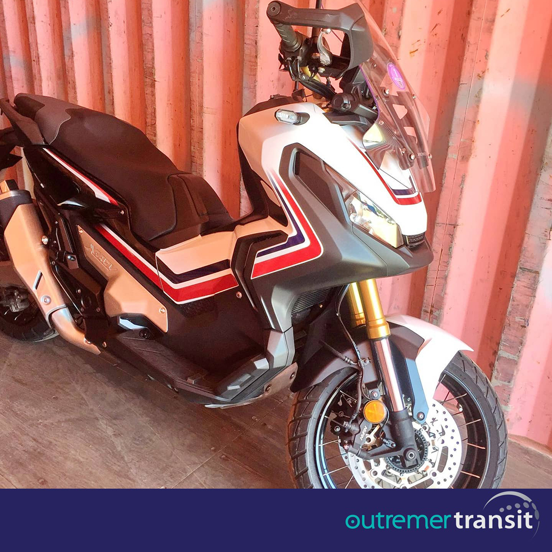 Transport de scooter Reunion en conteneur de groupage avec Outremer Transit