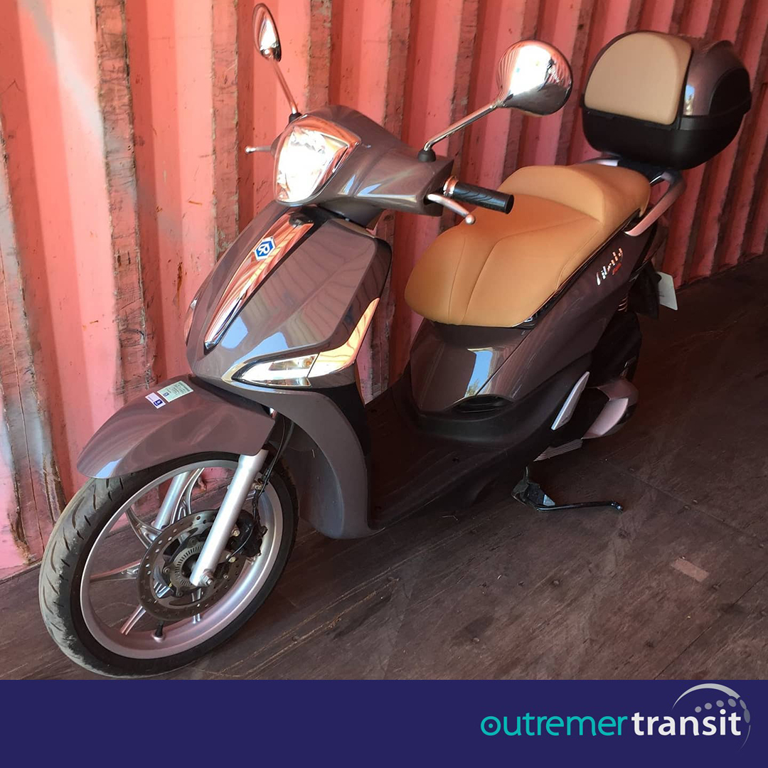 Transport de scooter Reunion en conteneur de groupage avec Outremer Transit